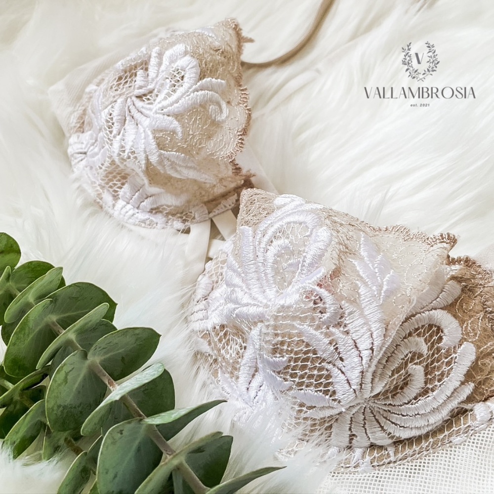 Creamy Laced Victoria's Secret Bra